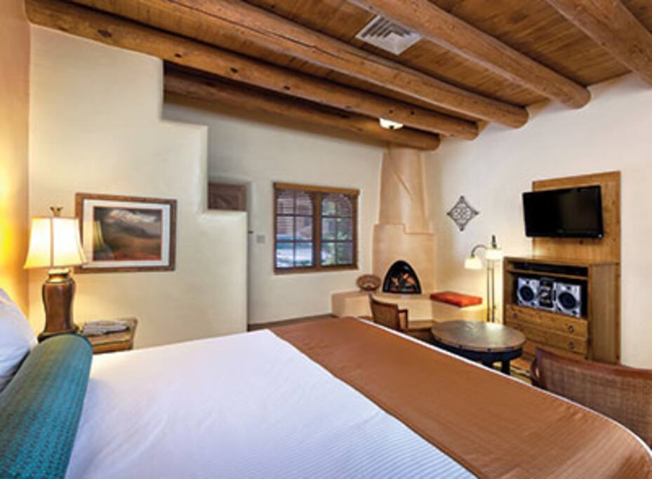 This picture does not show the specific unit being rented. The unit rented will be based on which units are available upon check-in. These pictures are meant to show the property and an example of the room style and décor.