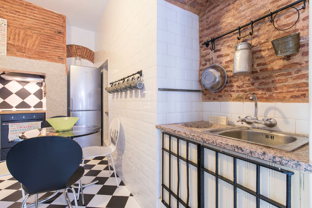 traditional kitchen - fully equipped