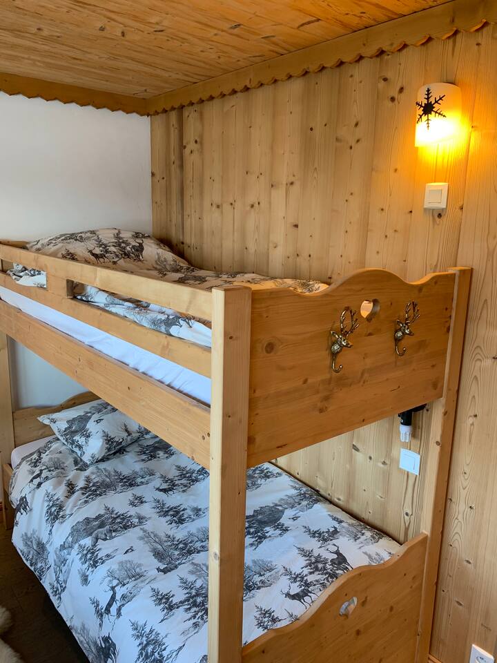 חדר שינה קטן יותר