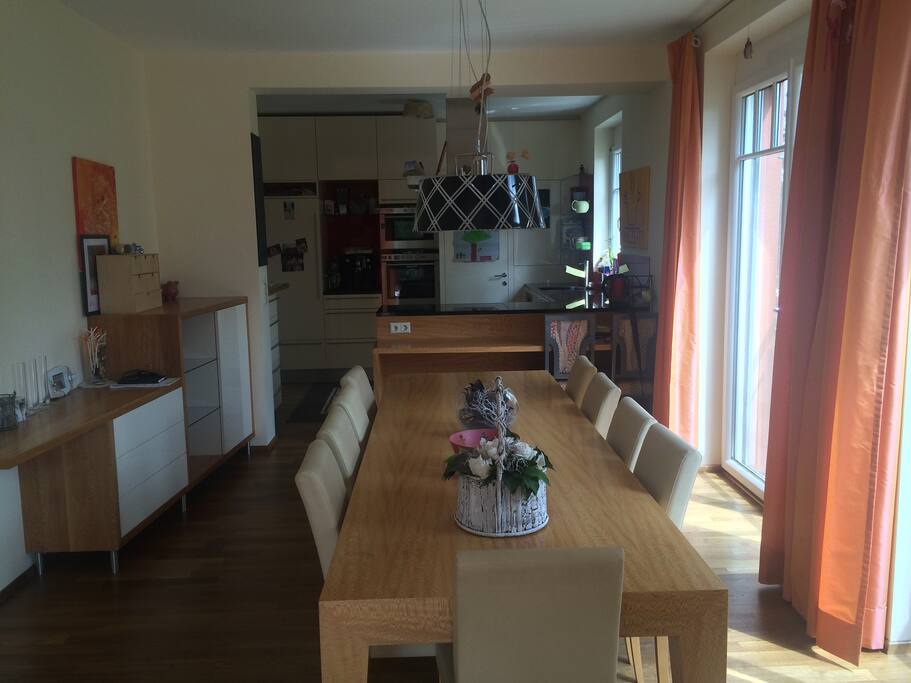 Gemeinsames Esszimmer
