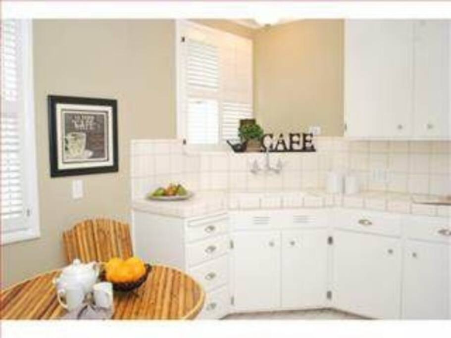 Full Size Kitchen and Dining Room