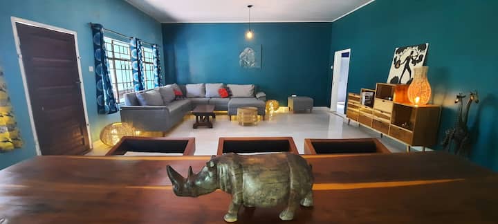 Artist Villa In Beautiful Garden - Zambia