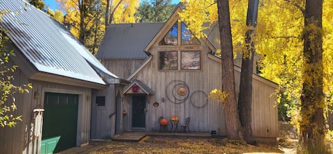 Top Airbnb: Warm and Friendly Riverfront Cabin in Telluride