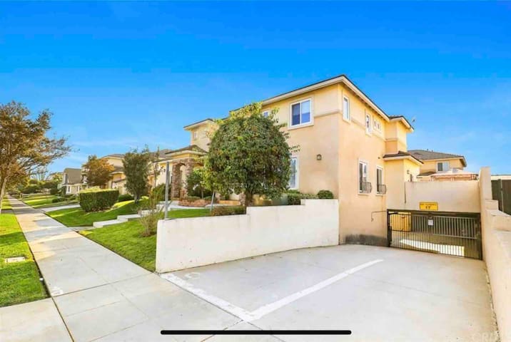 4Bedroom3Bath Townhouse Sleeps10