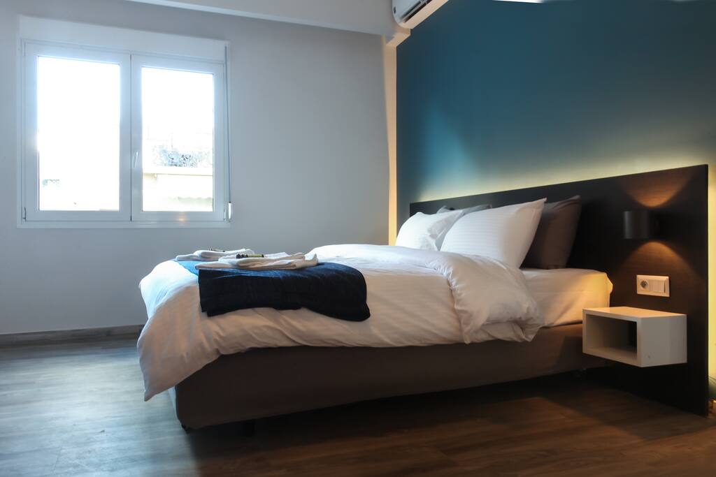 Side view of the bedroom