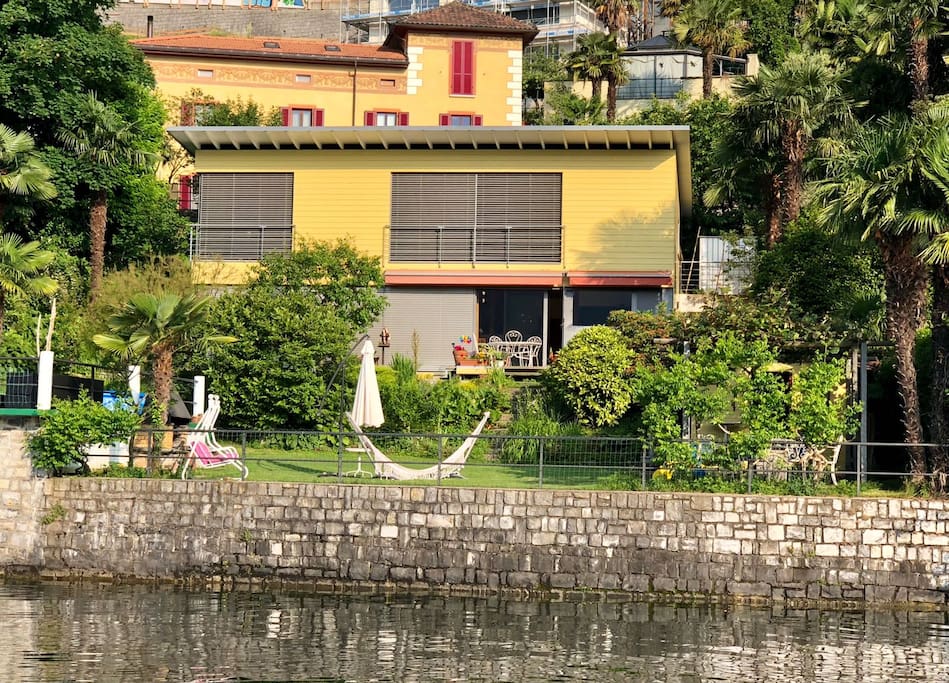 Casa da sogni con giardino sul lago di Lugano Houses for Rent in Vico
