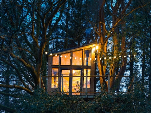 The Birdbox, Donegal Treehouse with Glenveagh view