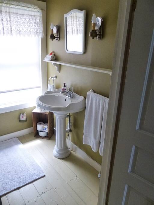 Private bathroom for The Mill Room at The Alpine Homestead