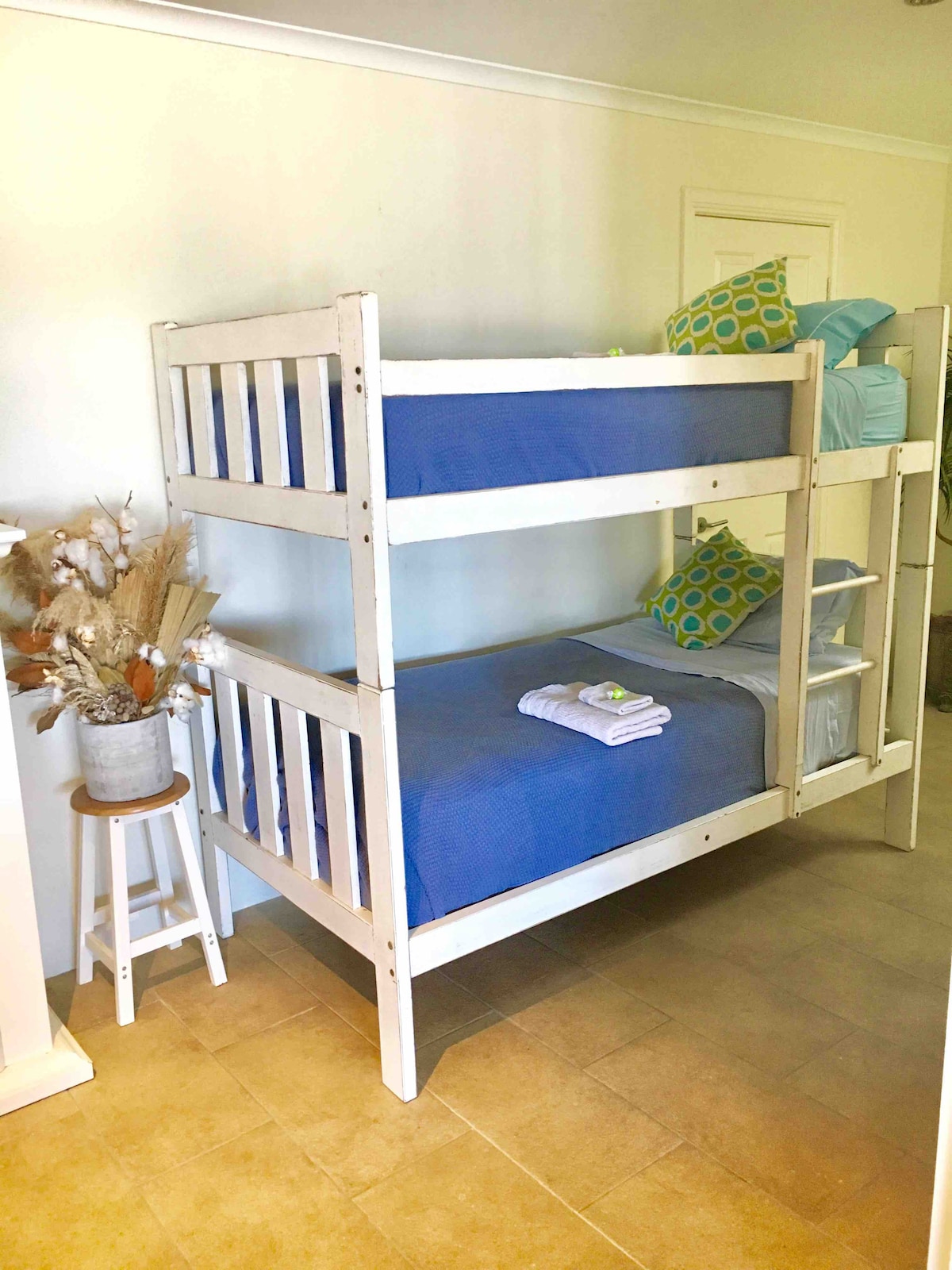 Beneden stapelbedden