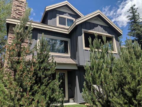 1 of a kind home Near Ski/hike/Bike/Golf/Shop