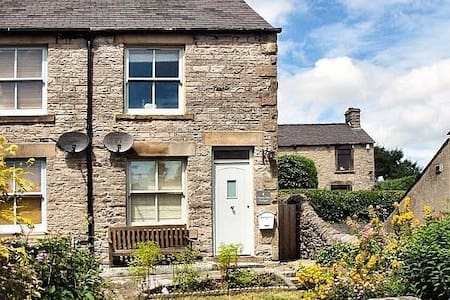 Character cottage in Bradwell in the Peak District