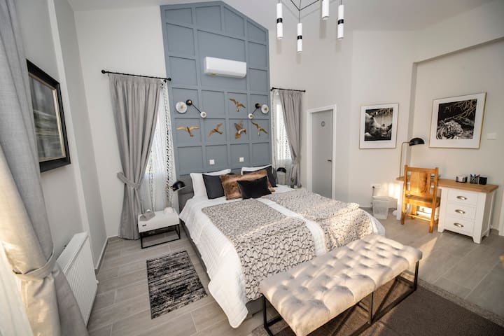 Luxury 4 Bedroom Villa With Private Pool & Sauna - Pafos