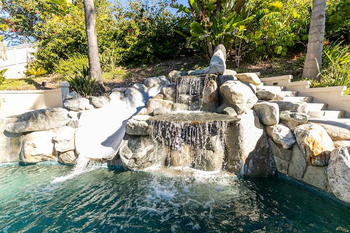 Luxurious Home w/Hot Tub & Pool + Water Slide gallery image 2