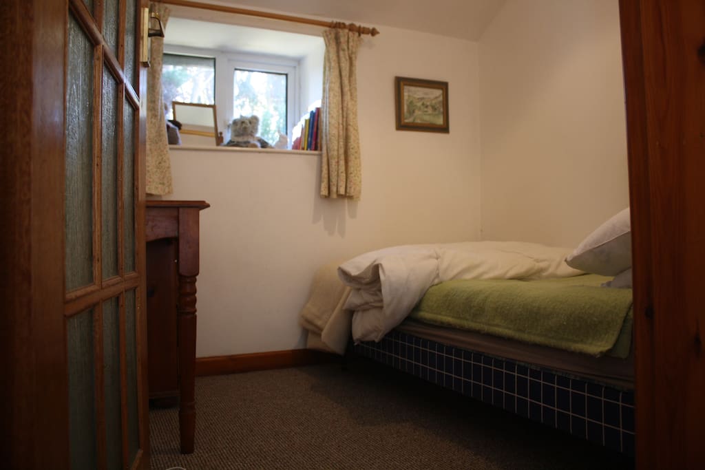 Bedroom2 single bed