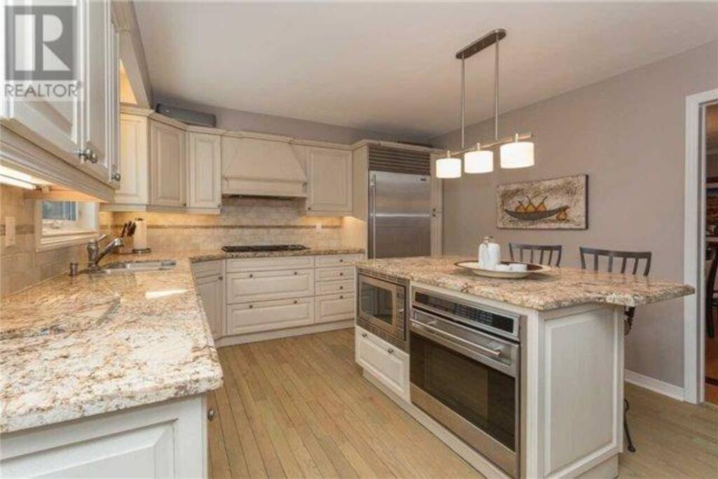 Rooms For Rent Near University Of Toronto Rooms For Rent Near University Of Toronto