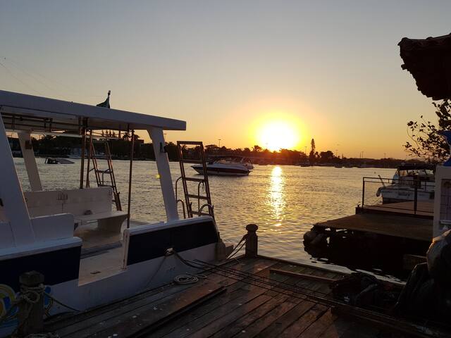 Tá estressado? Vem pescar. Cabo Frio.Deck próprio.