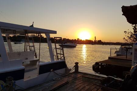 Tá estressado? Vem pescar. Cabo Frio.Deck próprio.