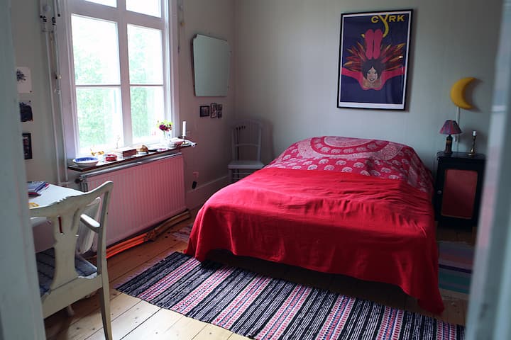 חדר שינה 3, קומה תחתונה, מיטת קינג סייז