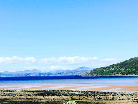 Charming cottage on applecross bay