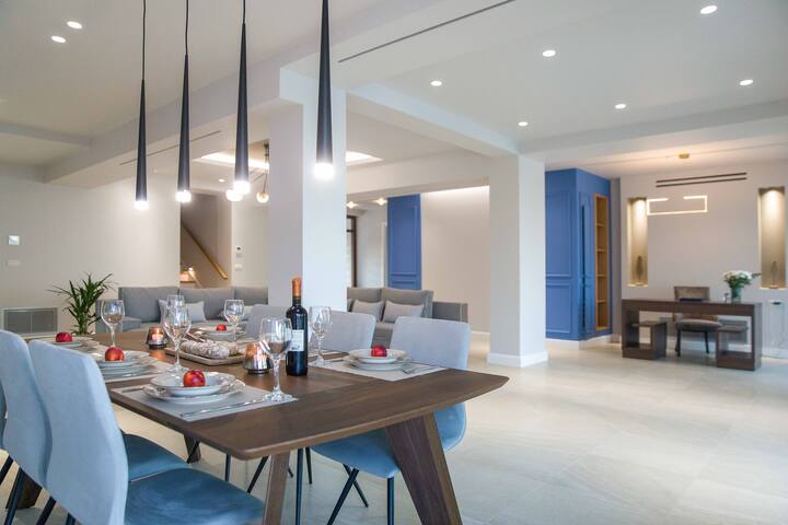 TitusCFU Holiday Rentals Management managed Airbnb listing 2