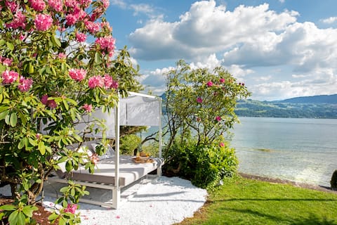Deluxe Lakehouse w/ Private Garden & Lake Access