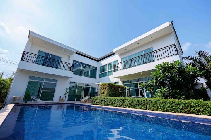 曼谷市中心500平五房独栋泳池别墅/入住3晚以上免费接机一次/行程规划/旅行路线定制