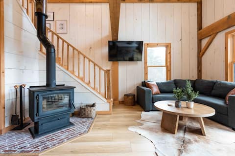 Summit View Cottage: Experience winter in Vermont!