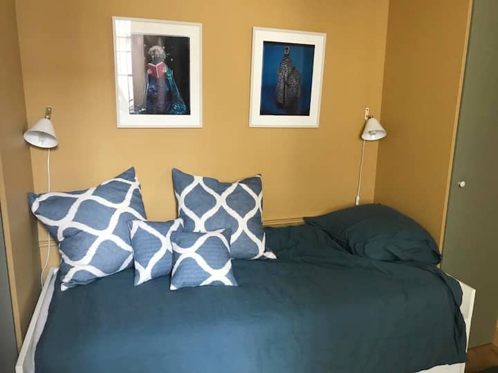 Детска спална соба 2 со брачен кревет на склопување