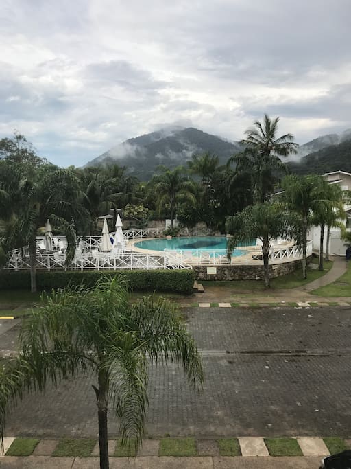 piscina 1, frente a casa