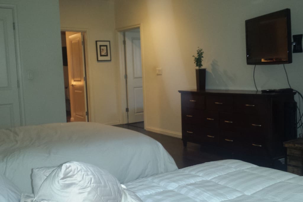 Master Room with 2 queen beds & 1 personal bathroom