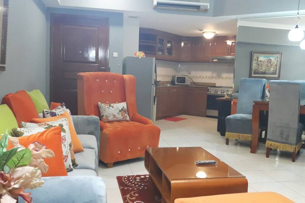 Living room, facing to the kitchen
