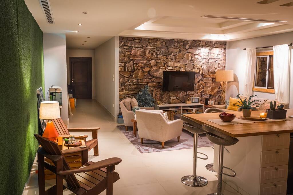 Living Room/Hallway
