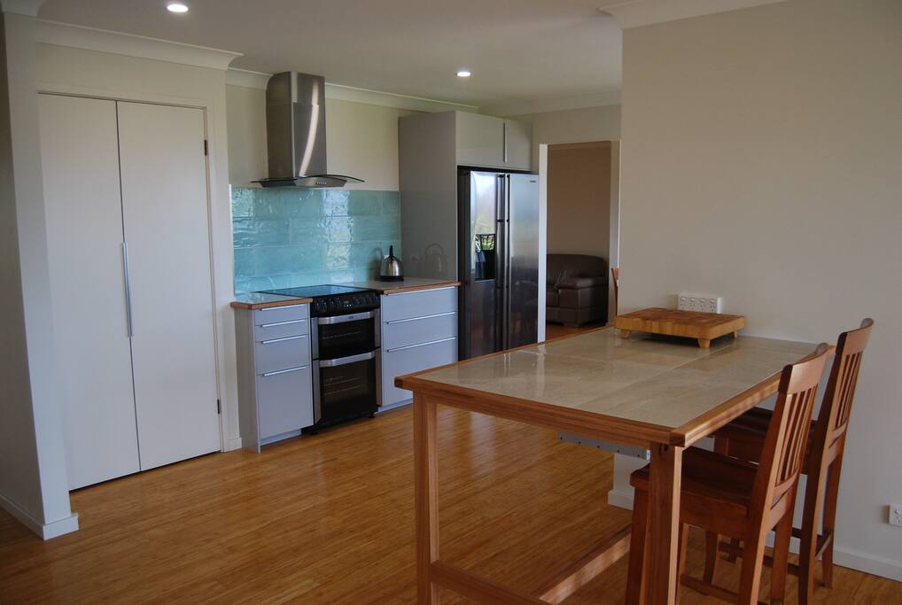 Kitchen with breakfast bar
