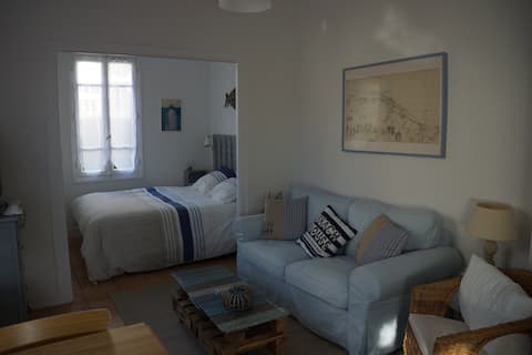 Top Airbnb: The Grillon Lutin in Luc Sur Mer
