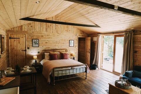 Luxury Rural Cabin 2. Log Burner, Near London