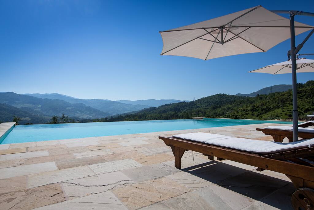INFINITY POOL