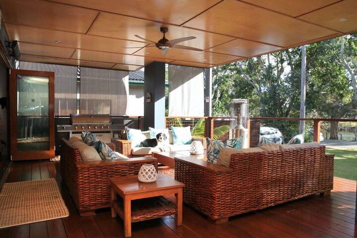 Aloha from Moffat Beach gallery image 5