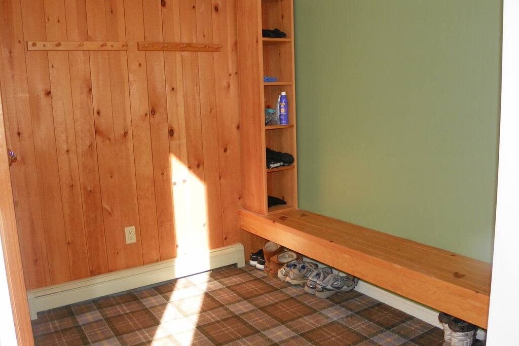 WP26V Waterville Valley Condo Entry Mudroom