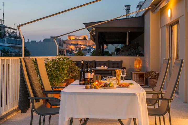 Penthouse Style Apt – Acropolis uninterrupted view