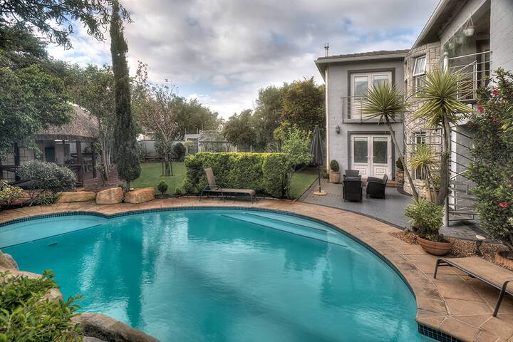 Tuscan Villa near Cape Town gallery image 3