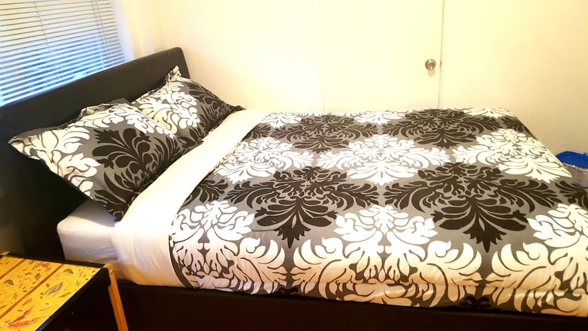 Welcome to a homely room in heart of downtown MTL