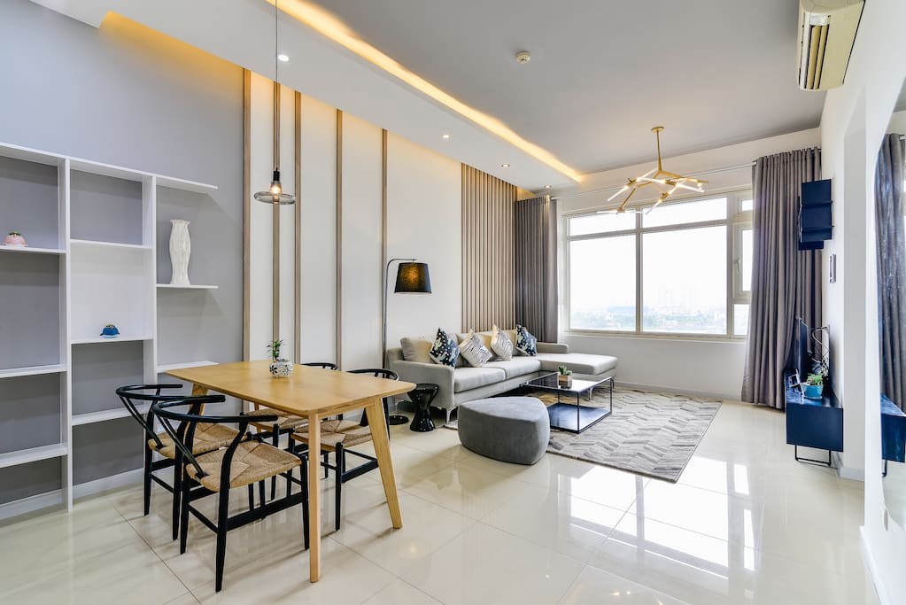 Spacious Livingroom
