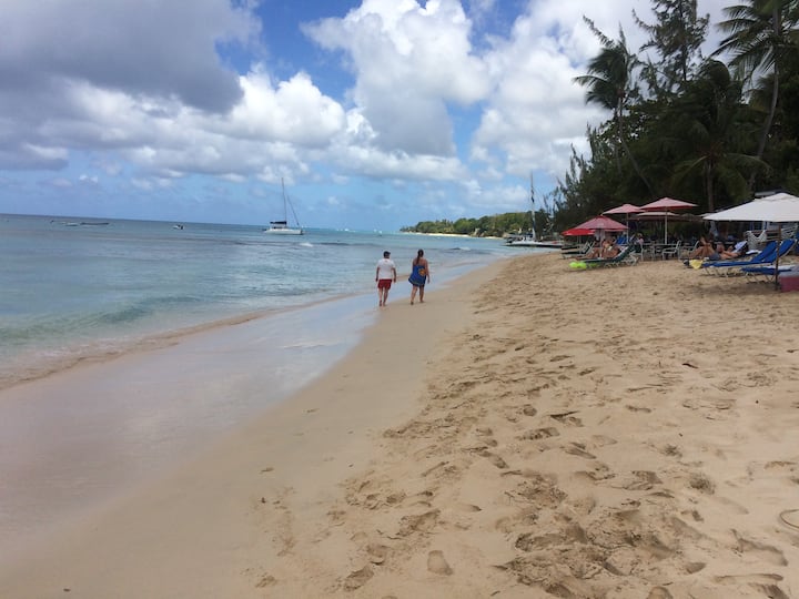 Spacious White Villa 1 Min By Car To Great Beaches - Barbados