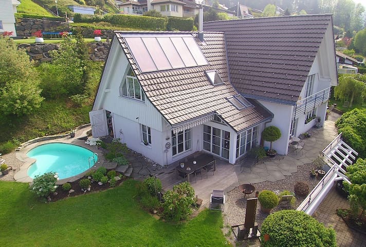 Nice house in a quiet location (room 2)