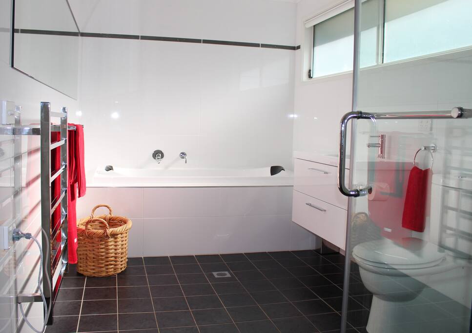 Upstairs Bathroom off Master