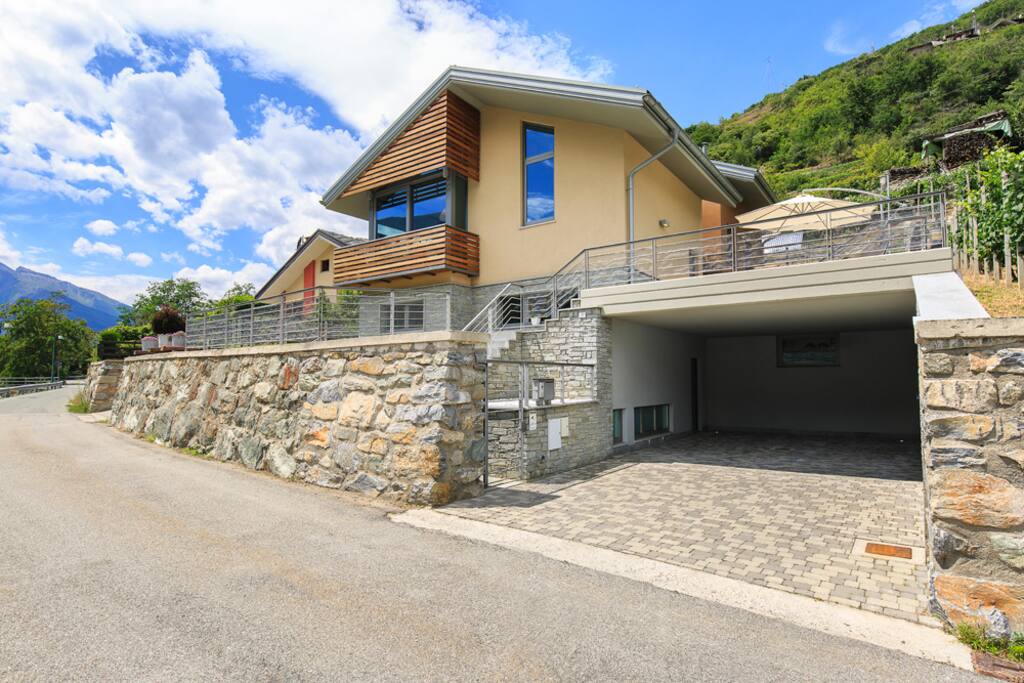 Villa Tissiere, Sarre Aosta - NORTHITALY VILLAS vacation rentals
