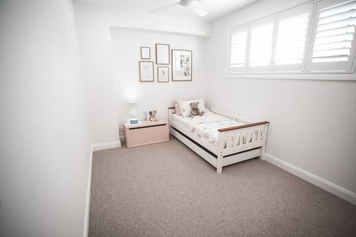 Chumba cha kulala 3 kwenye ghorofa ya 2 na kitanda kimoja