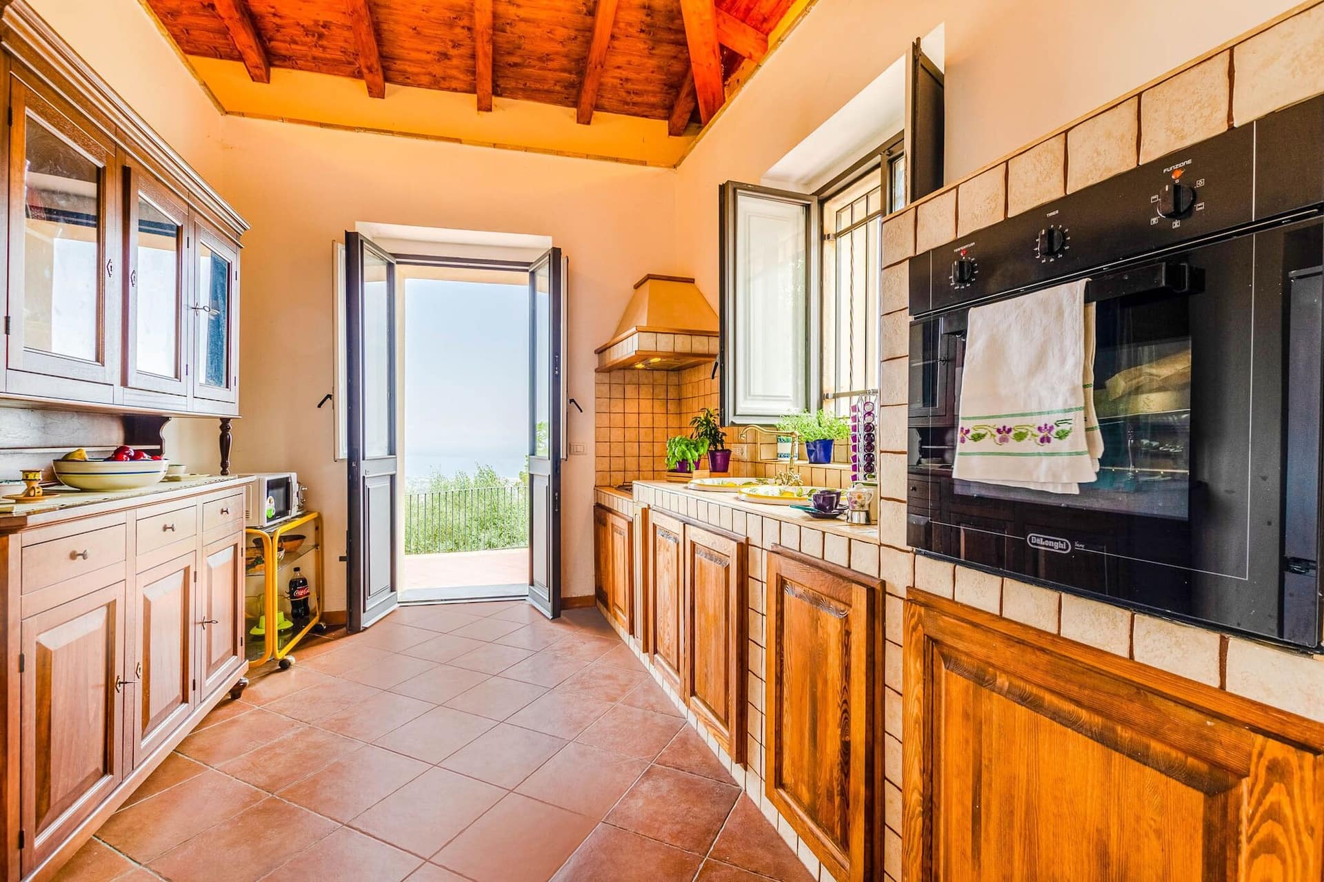 Villa with pool and panoramic surroundings — zdjęcie 3
