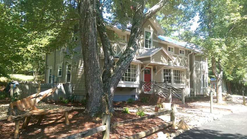 Airbnb Anniston Vacation Rentals Places To Stay Alabama