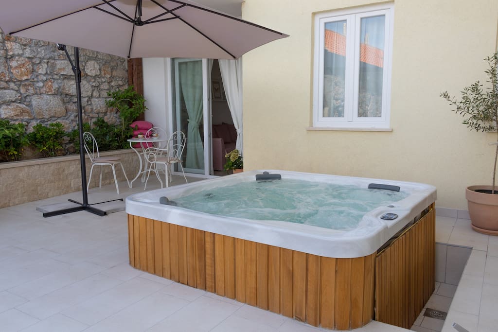 Terrace with Jacuzzi